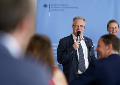 Abschlusskonferenz des Modellvorhabens der Raumordnung (MORO) „Integrierte Planung im deutsch-polnischen Verflechtungsraum“ in Berlin am 28.09.2023. / Konferencja podsumowująca modelowe przedsięwzięcie ładu przestrzennego „Zintegrowane planowanie w polsko-niemieckim obszarze powiązań” w Berlinie, 28.09.2023. / Foto: Henning Schacht.